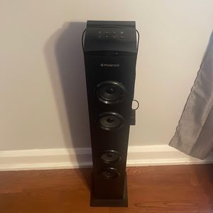 Polaroid Bluetooth speaker with am/fm radio